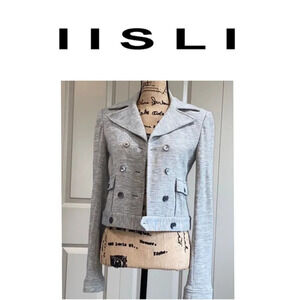 IISLI knit cropped blazer.